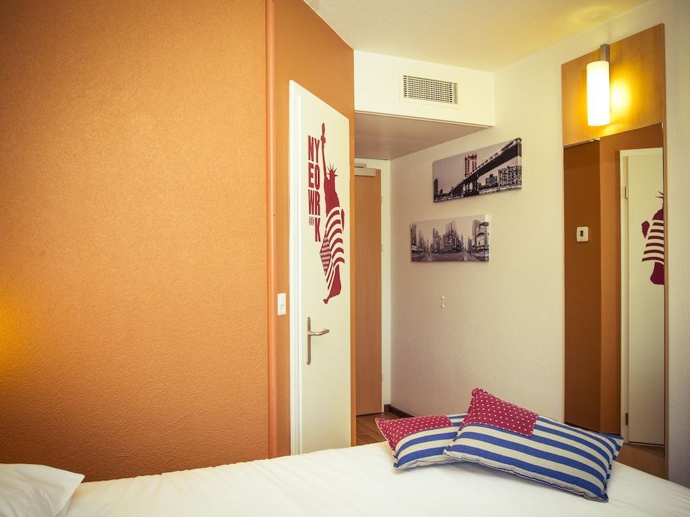 Ibis Lausanne Crissier Ngoại thất bức ảnh