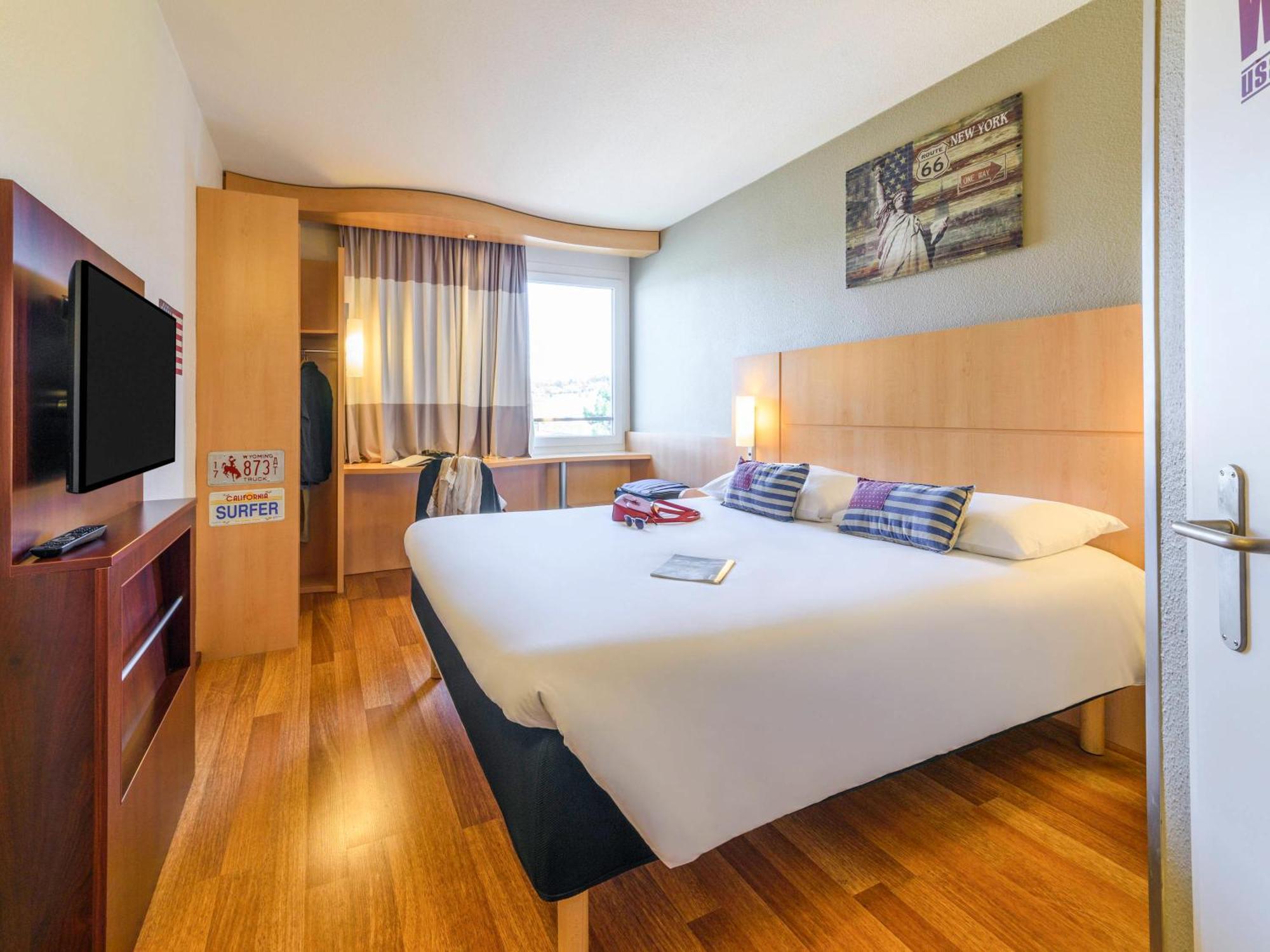 Ibis Lausanne Crissier Ngoại thất bức ảnh