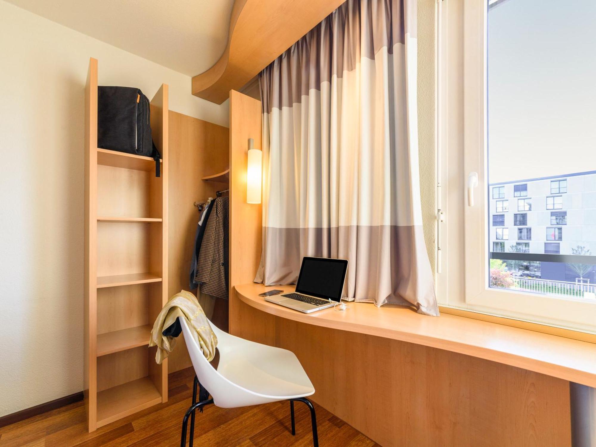 Ibis Lausanne Crissier Ngoại thất bức ảnh